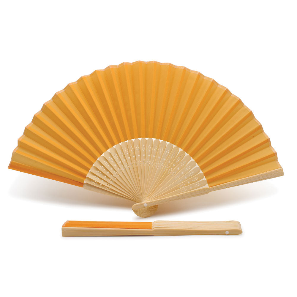 Éventails en tissu orange et bambou – vue 2
