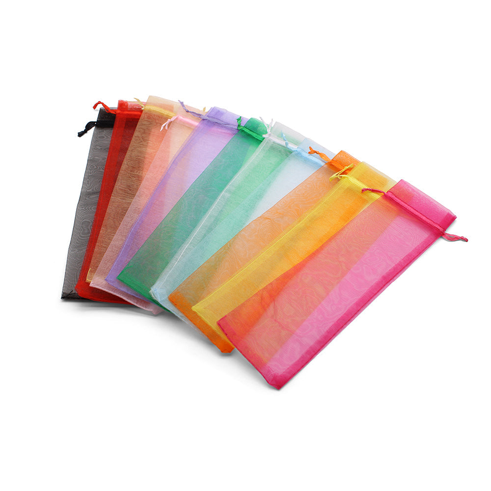 Pochettes en organza pour éventails disposées en éventail de 13 couleurs